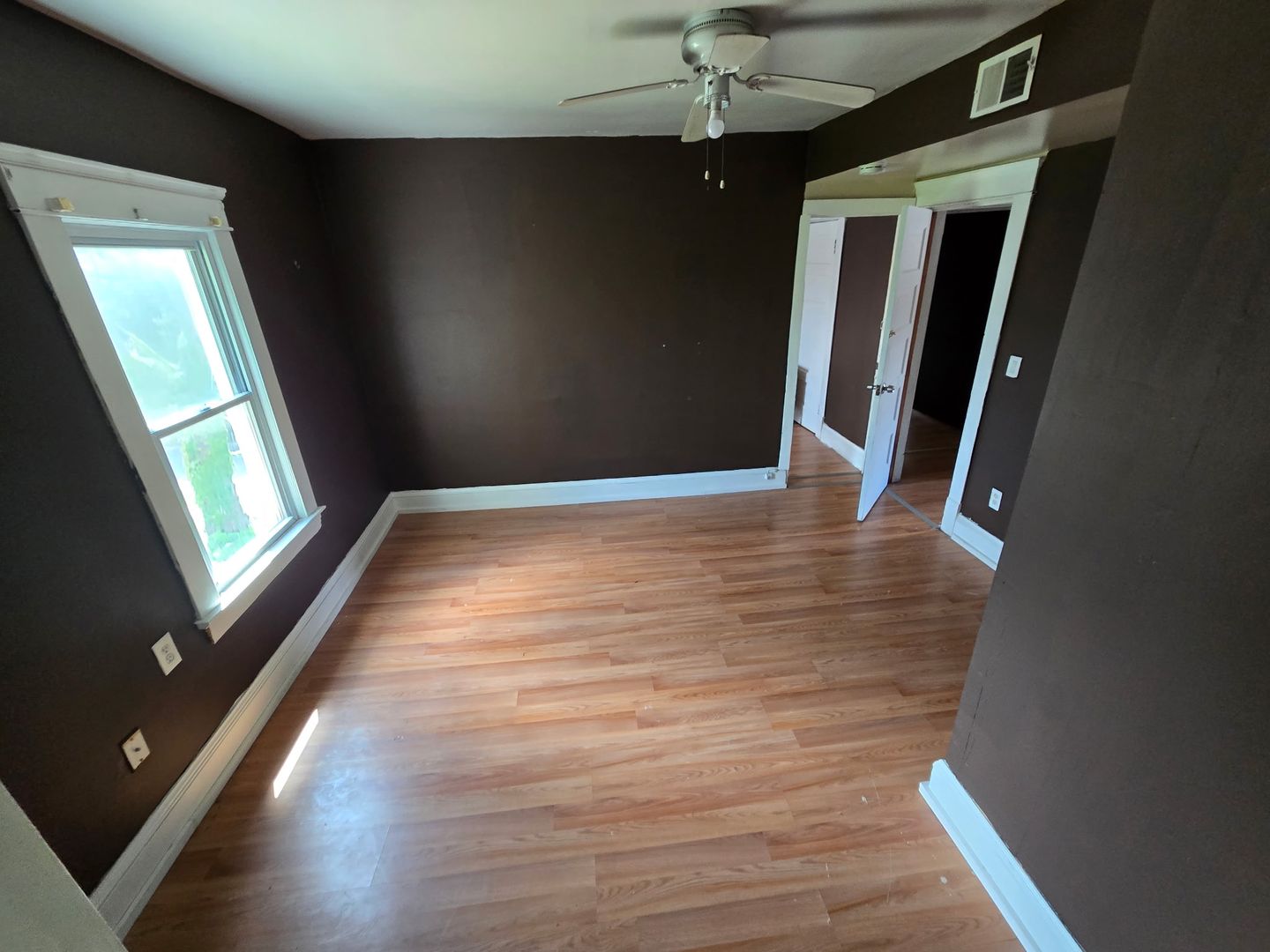 Cleveland Apartment: 10117 Somerset Avenue