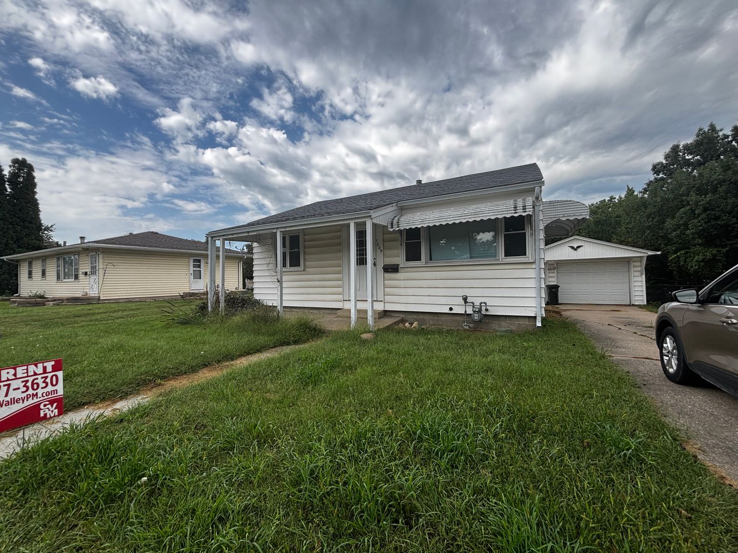 Cedar Falls House: 1209 W 1st Street