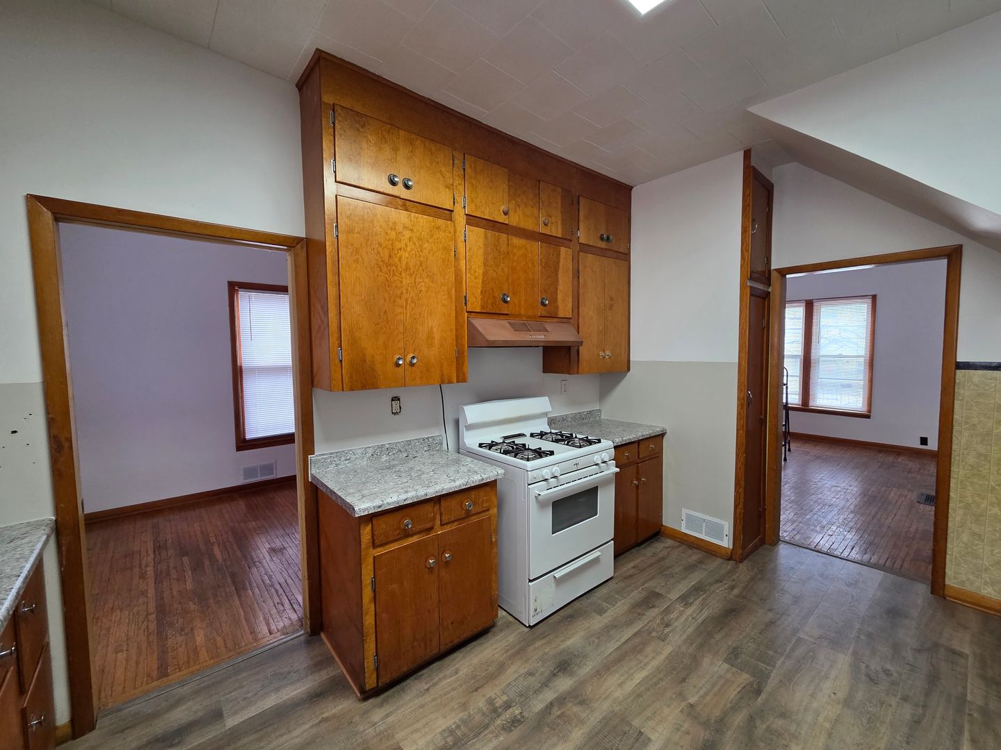 Cedar Falls House: 2121 Walnut Street