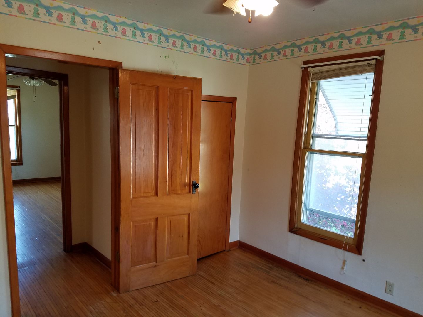 Cedar Falls House: 2121 Walnut Street