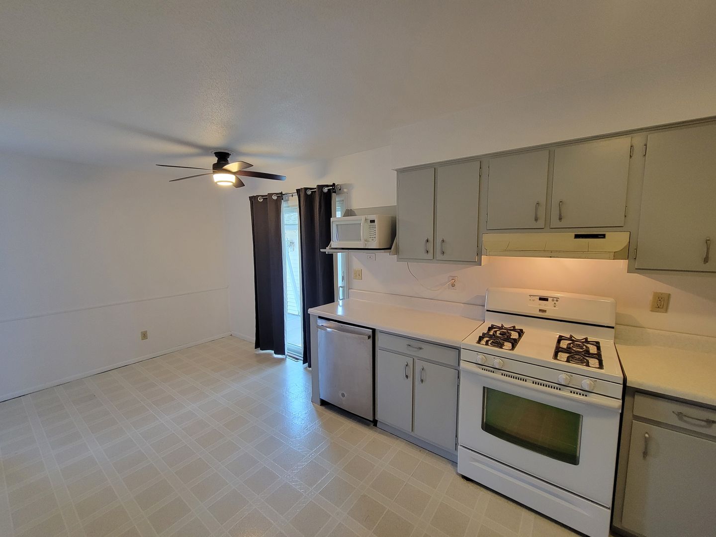 Cedar Falls House: 1223 Lilac Lane
