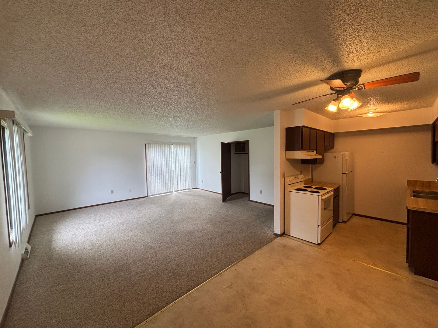 Cedar Falls Apartment: 2405 W 4th Street