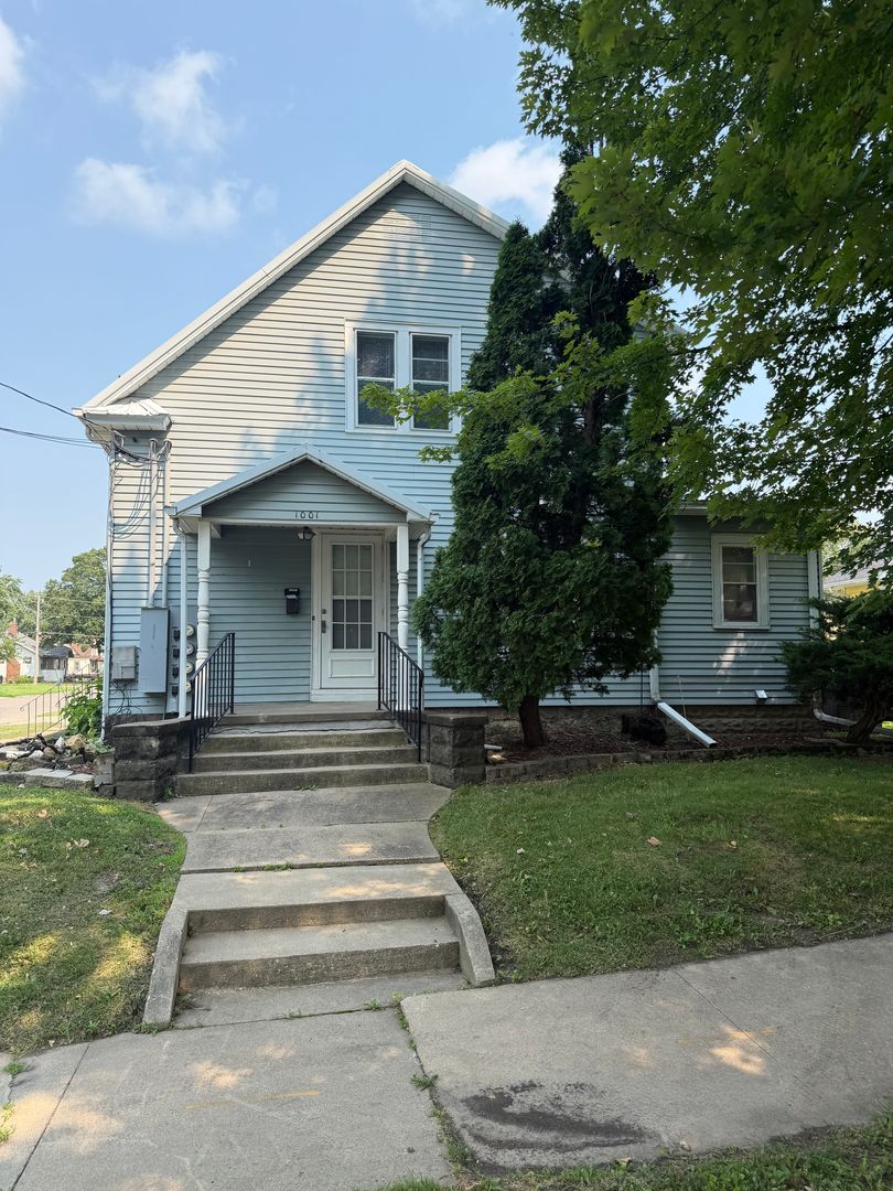Waterloo Apartment: 702 Bertch/1001 Western
