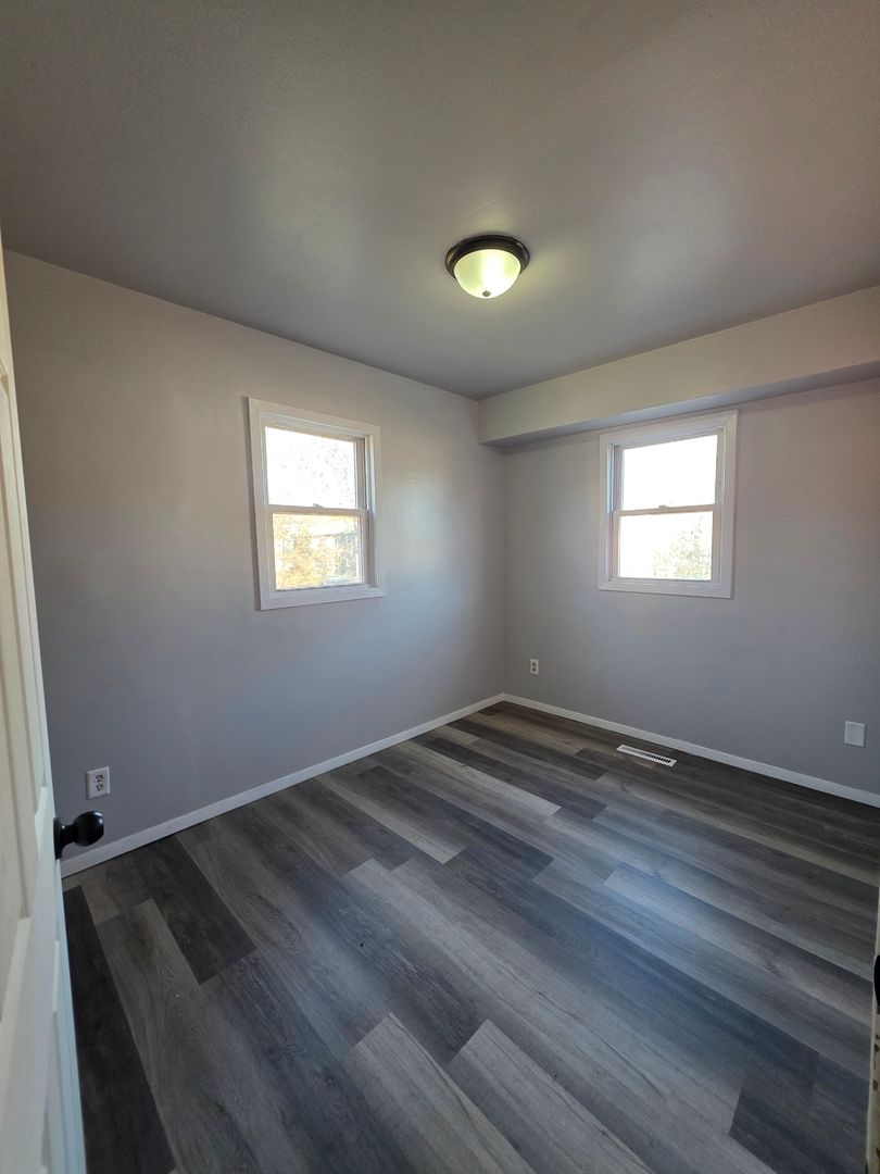 Waterloo Apartment: 226 Palmer Drive