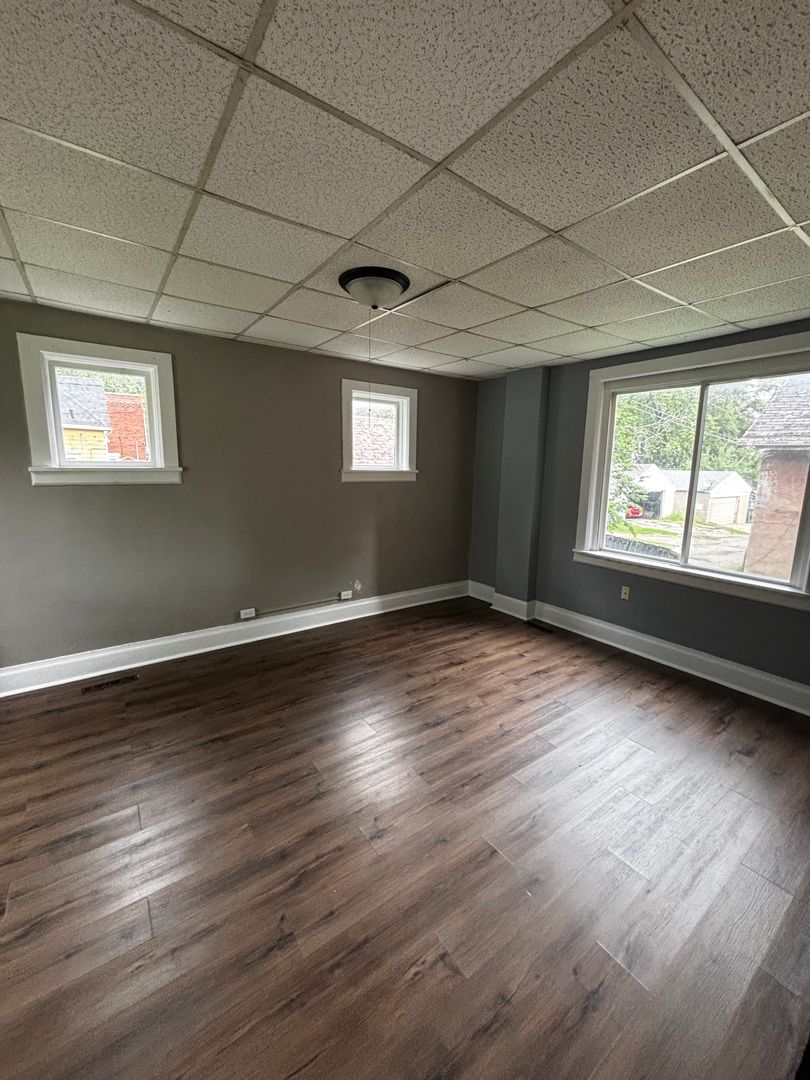 Waterloo Apartment: 223 Allen Street