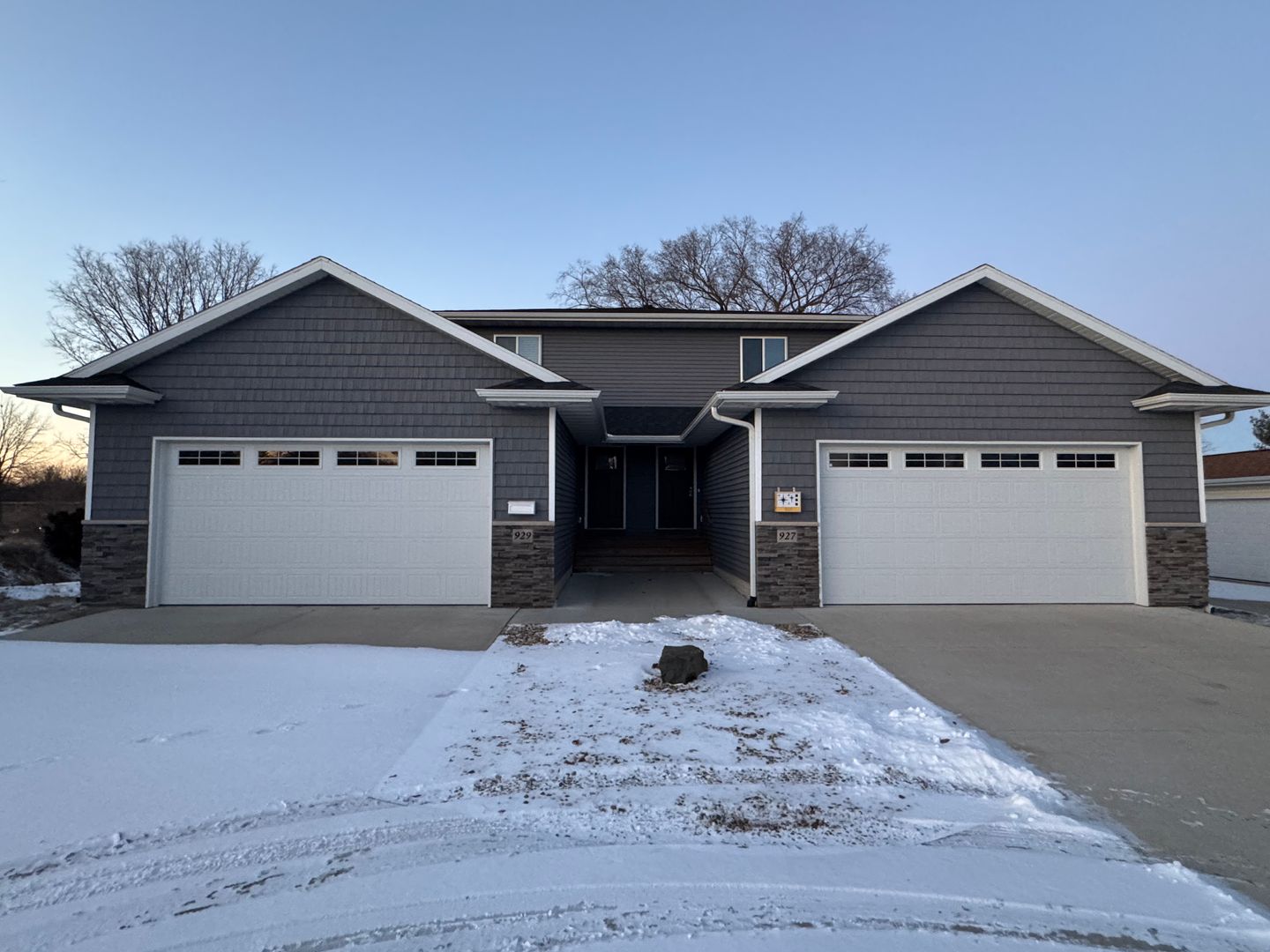 Cedar Falls Apartment: 929 West 1st Street