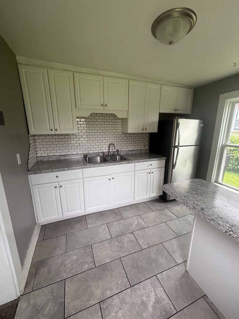 Cedar Falls Apartment: 123 East 7th Street