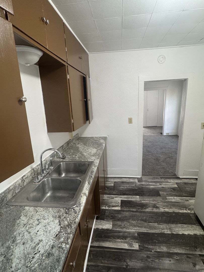 Cedar Falls Apartment: 708-710 Bluff St