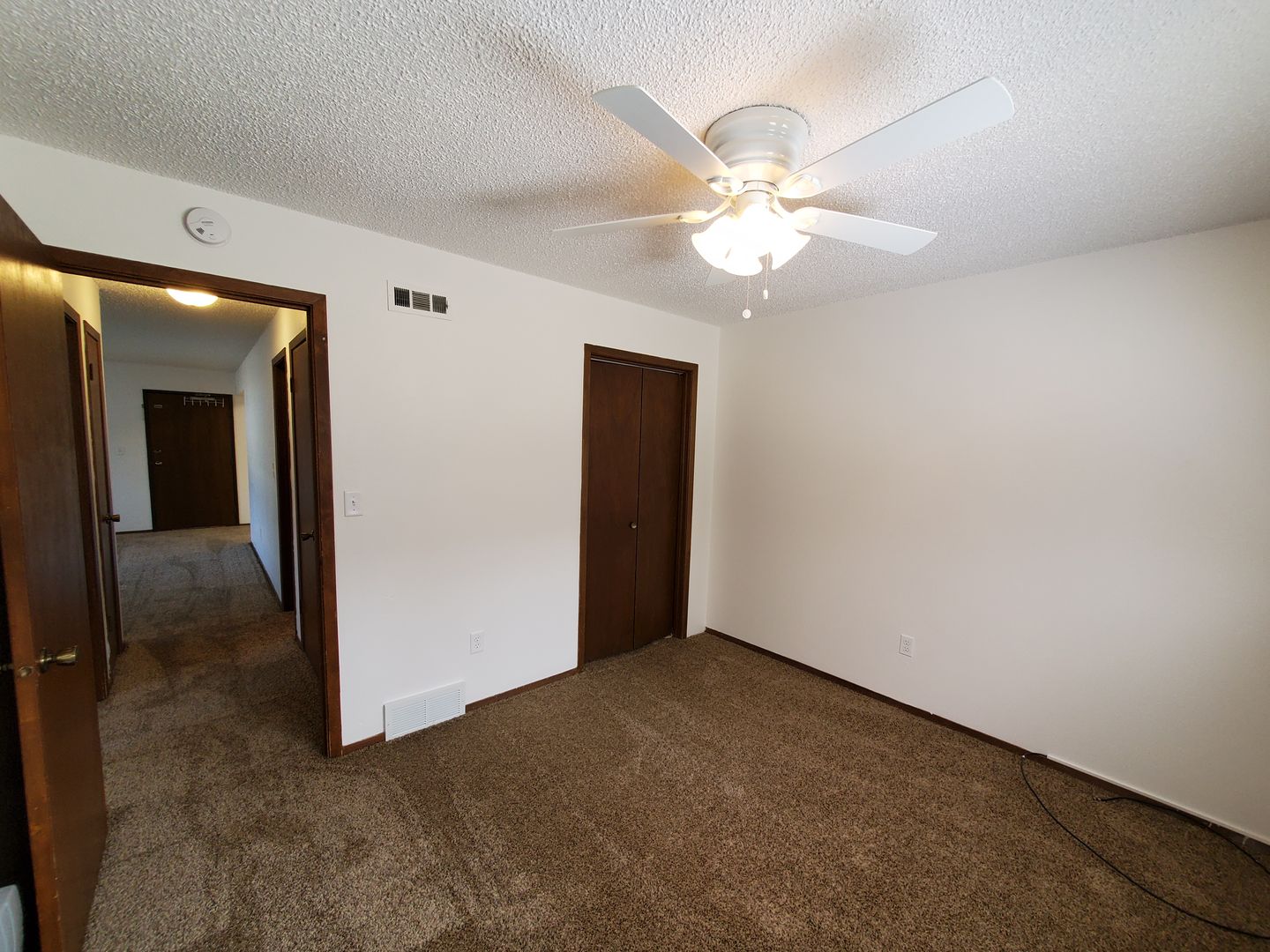 Cedar Falls Apartment: 2405 W 4th Street