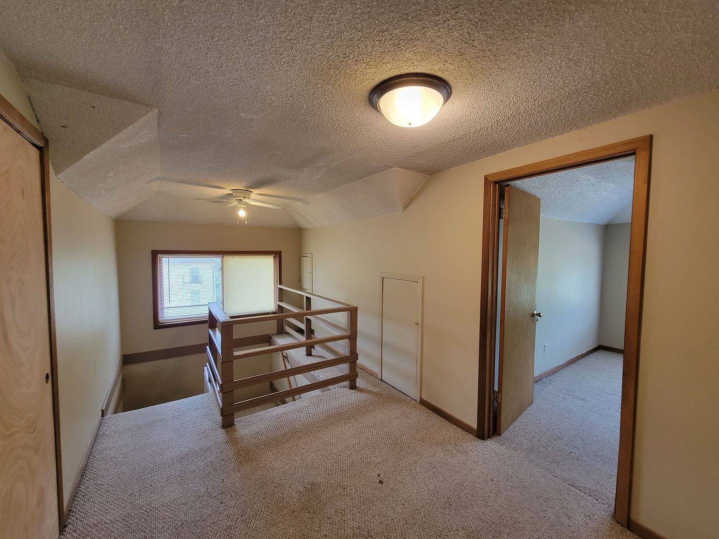Cedar Falls Apartment: 604 West Seerley Boulevard