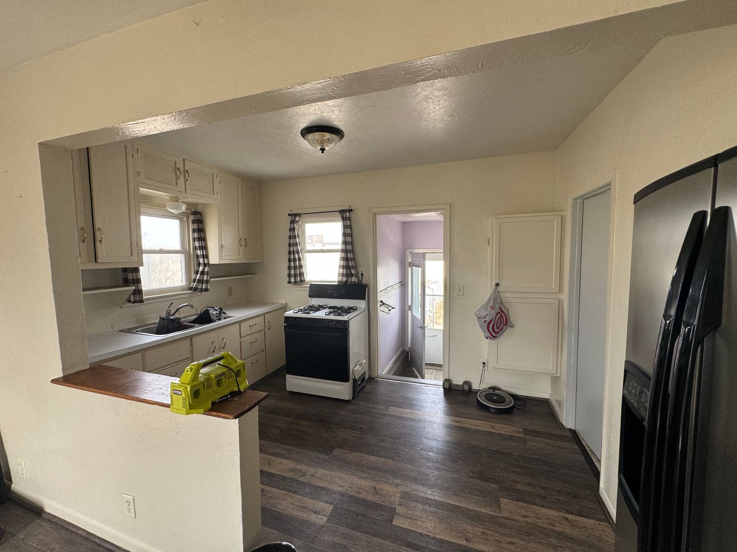 Waterloo House: 501 Magnolia Parkway