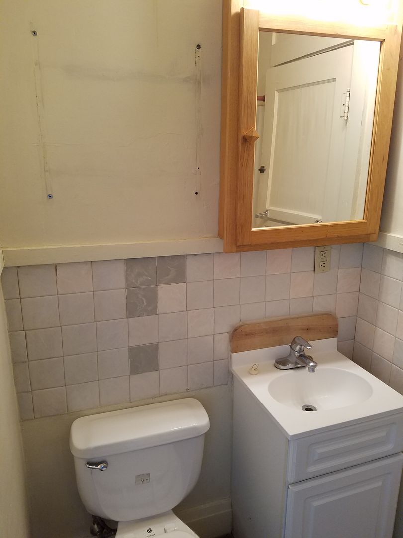 Cedar Falls Apartment: 810 W. 25th Street