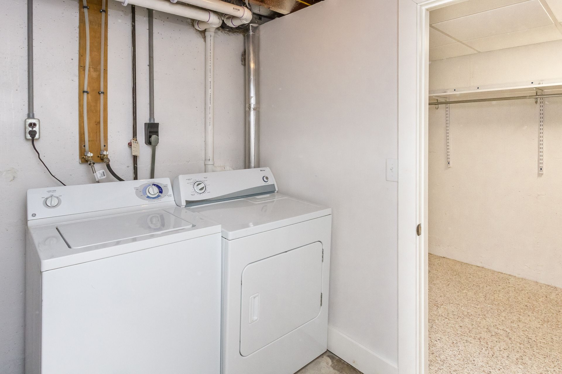 Laundry room at Campus Townhomes (1 of 2)