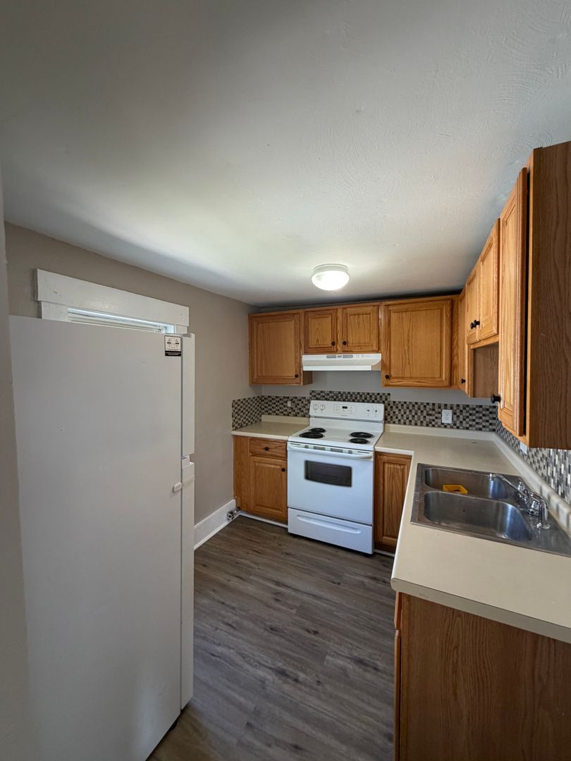 Franklin Apartment: 50 Elkins Street