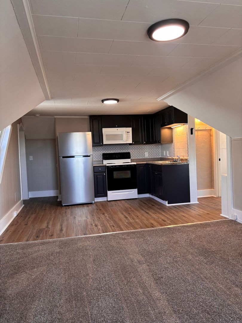 Laconia Apartment: 24 Baldwin St.