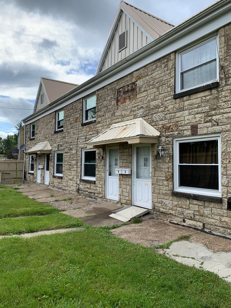 Steubenville Apartment: 3265 Sunset Blvd