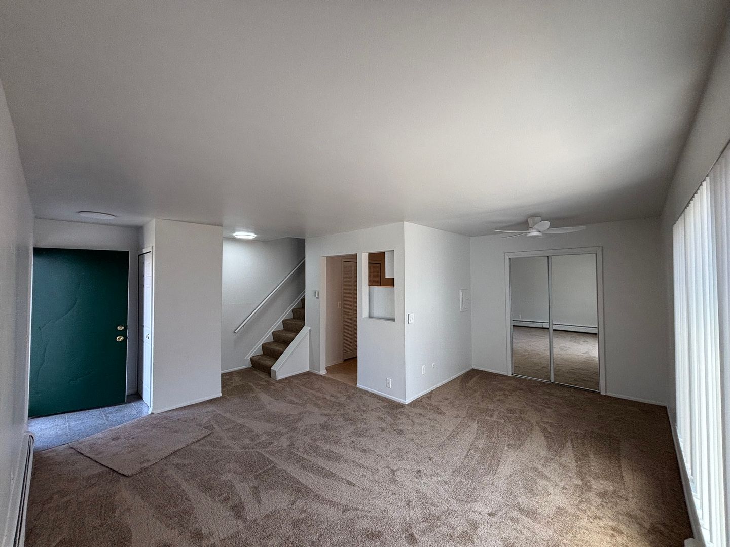 Clinton Township Apartment: 19345 Gaynon