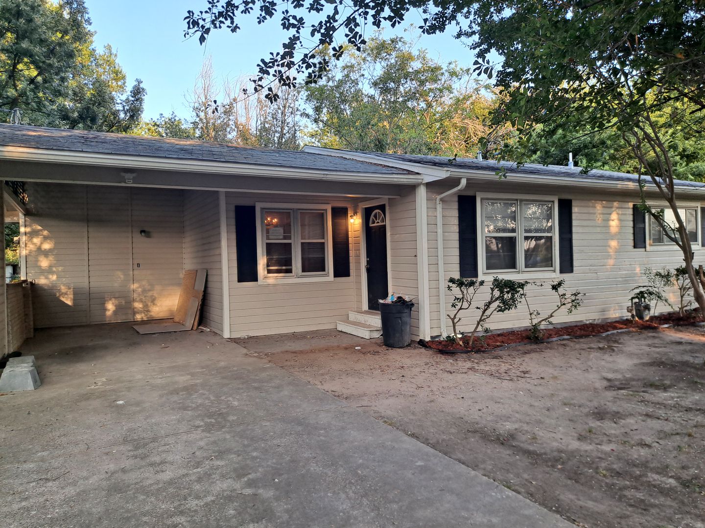 Beautiful 3-Bedroom, 2-Bath Home with Carport in Greenville