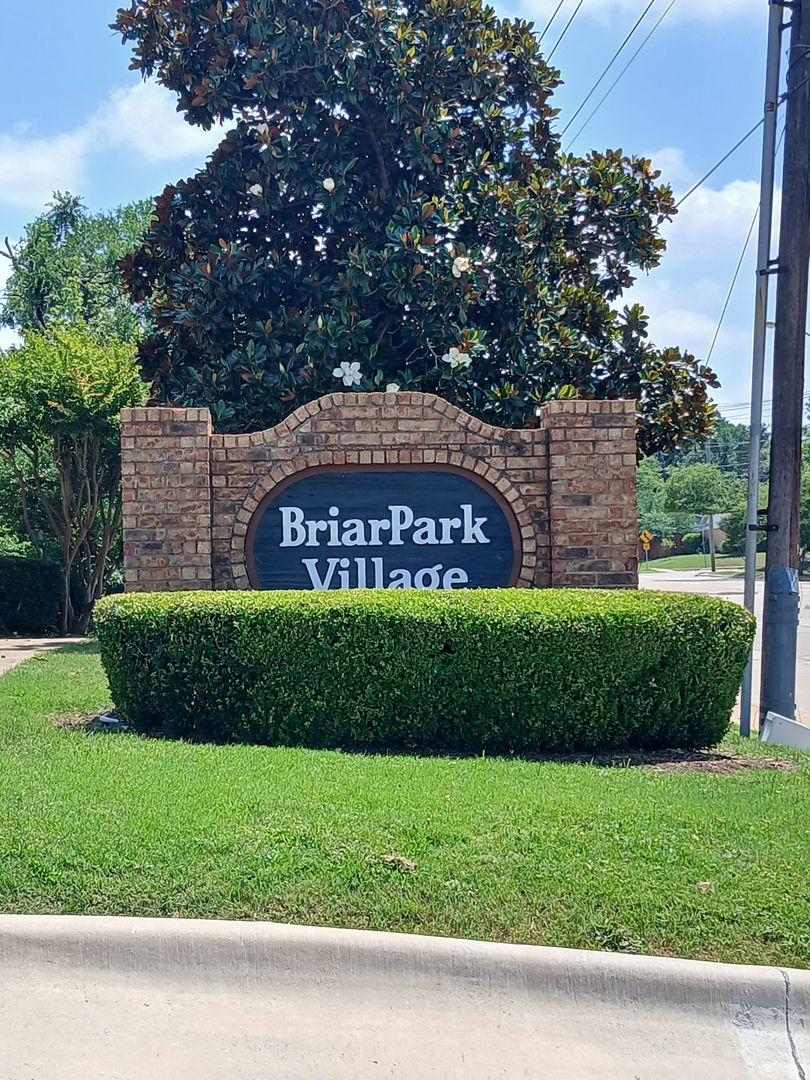 Plano House: 2500 E Park Blvd #U2