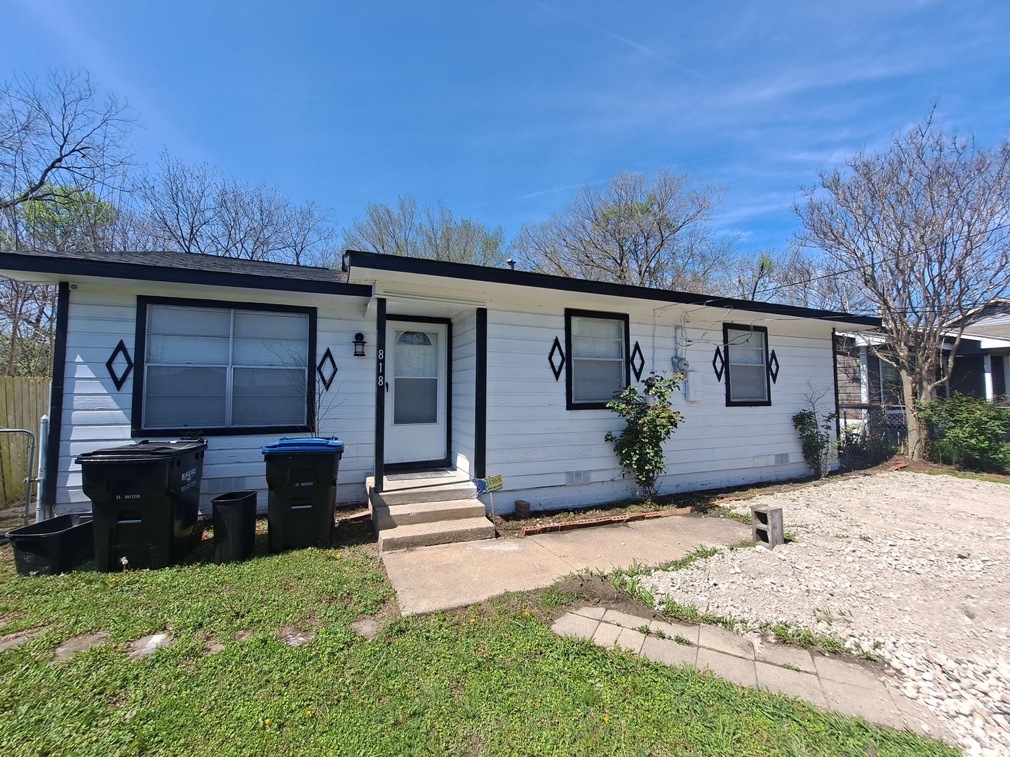 Cozy 4 Bedroom 1.5 Bathroom in Greenville - Ready for Move In!