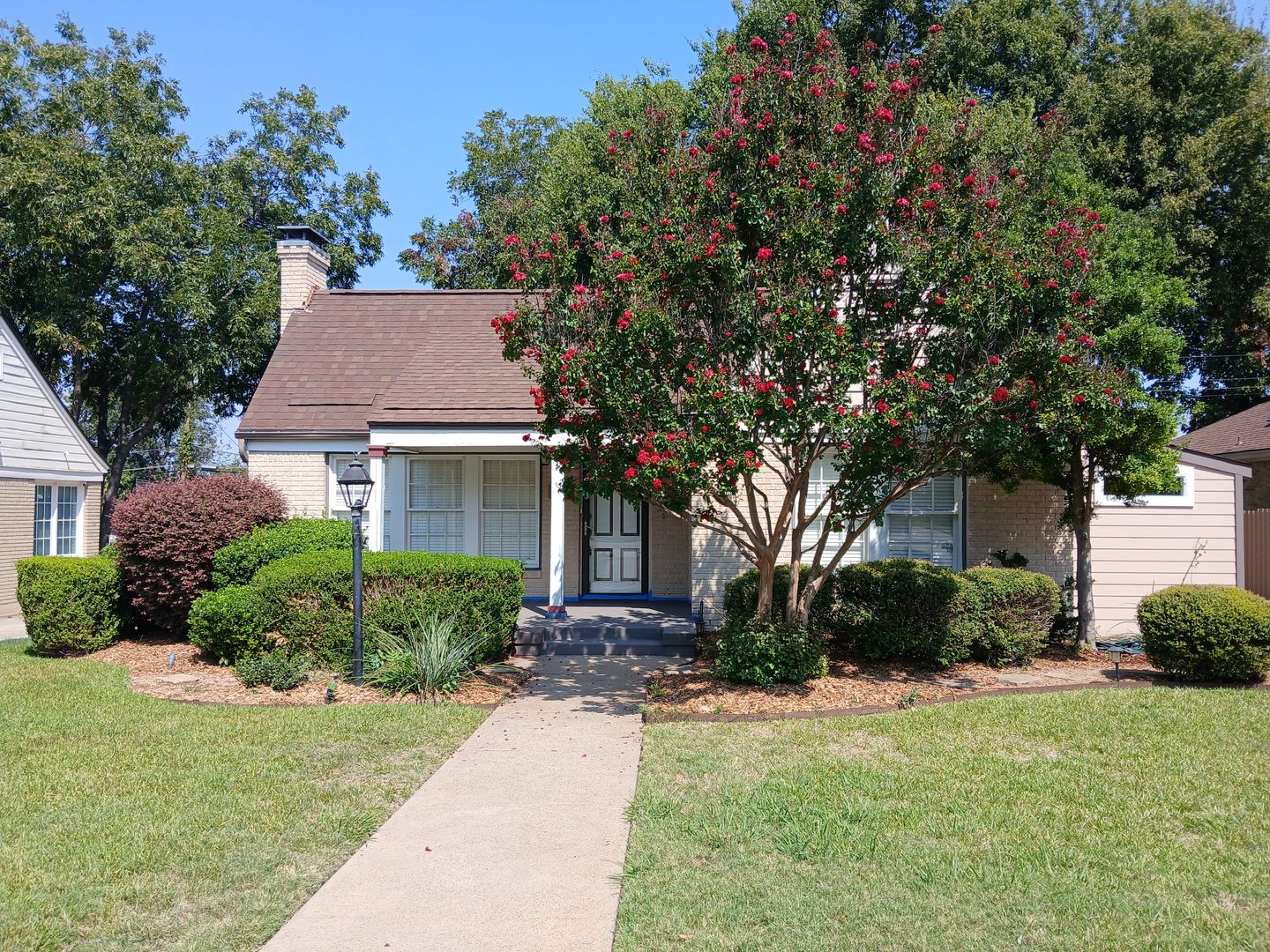 Dallas House: 2523 Alco Ave