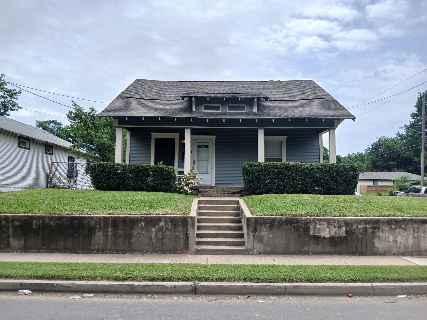 Dallas House: 3100 Metropolitan Ave