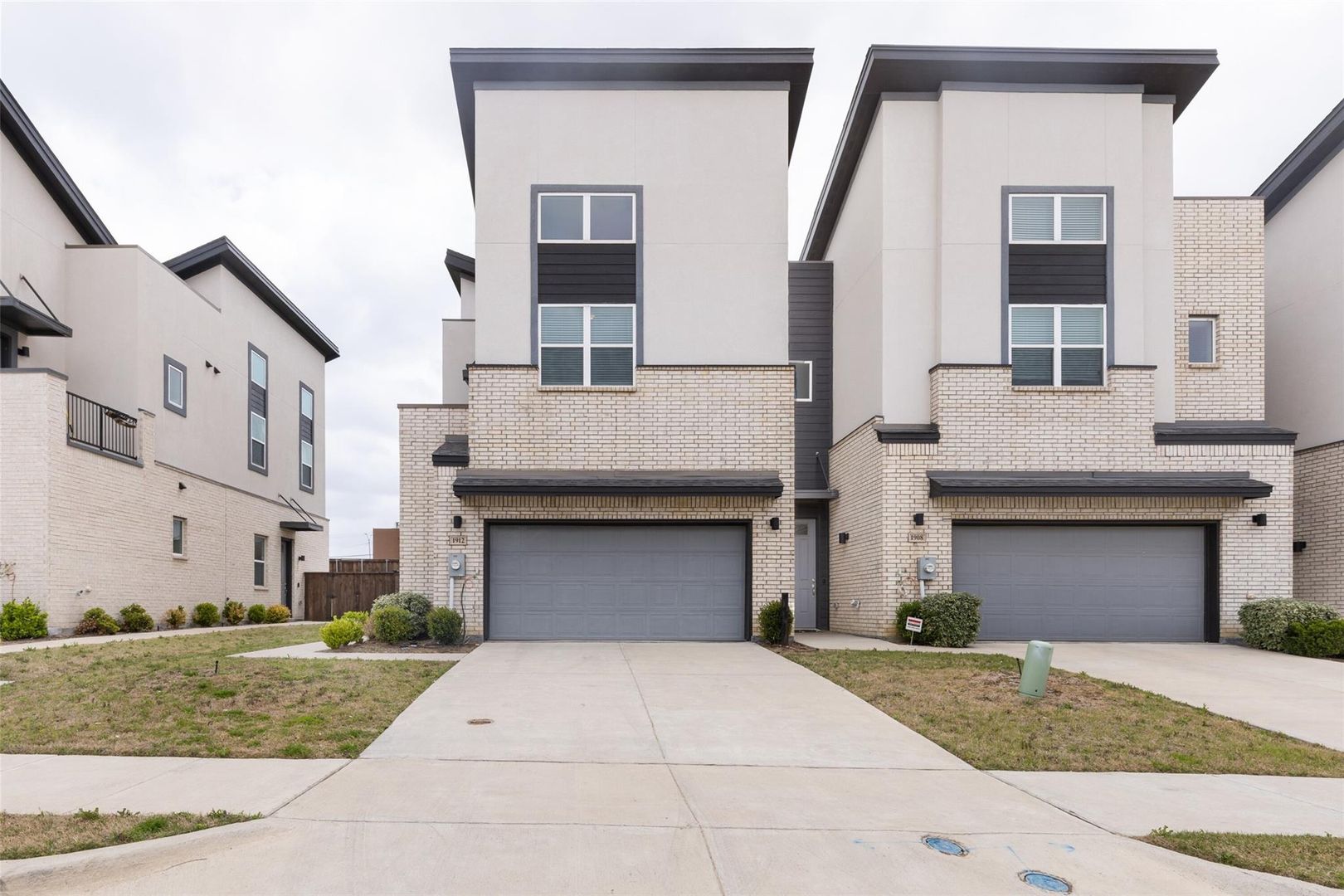 Irving Townhome: 1912 Bethlehem Street