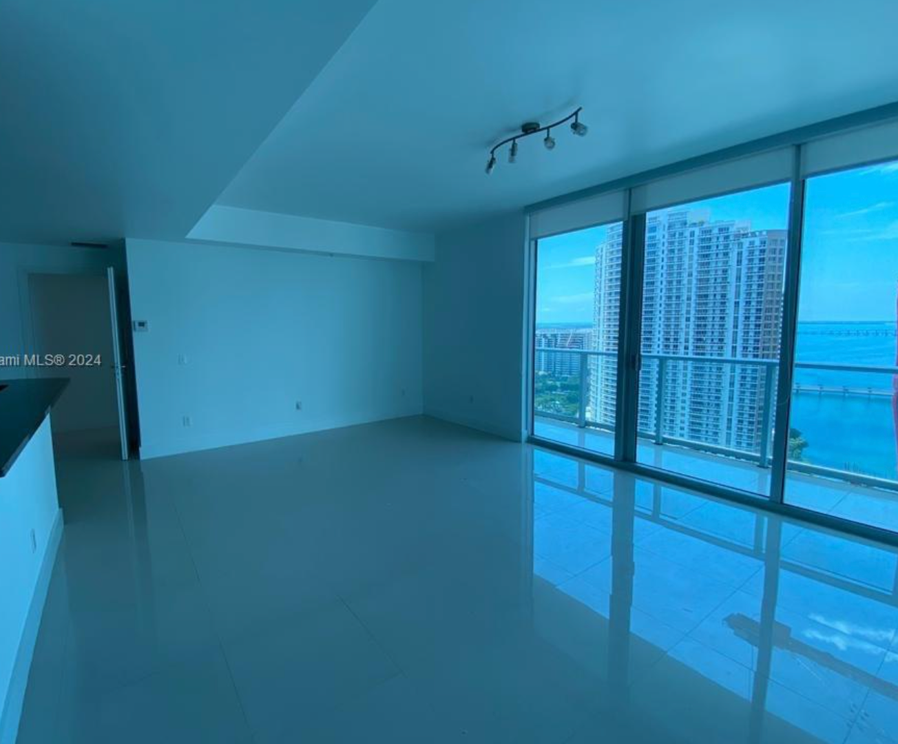 Miami House: 300 S Biscayne Blvd