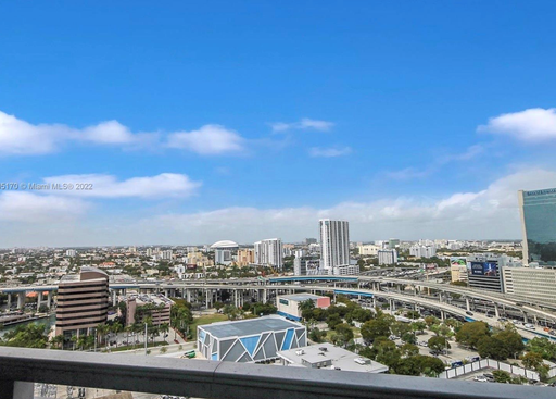 Ivy at Riverfront. Enjoy this 1 bedroom unit. Spacious with lots of light. – photo 1