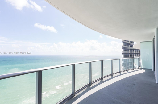 Season Rent at Hyde Beach 2/2 – photo 1