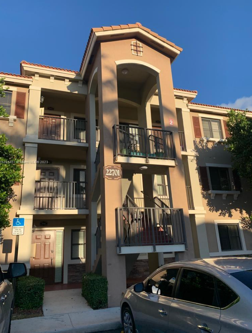 Cutler Bay House: 22701 SW 88 Place #204-9