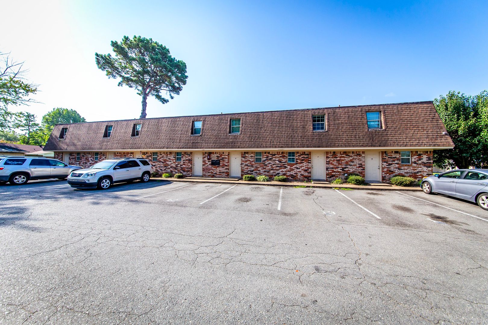 Jacksonville Apartment: 200 Crestview Drive