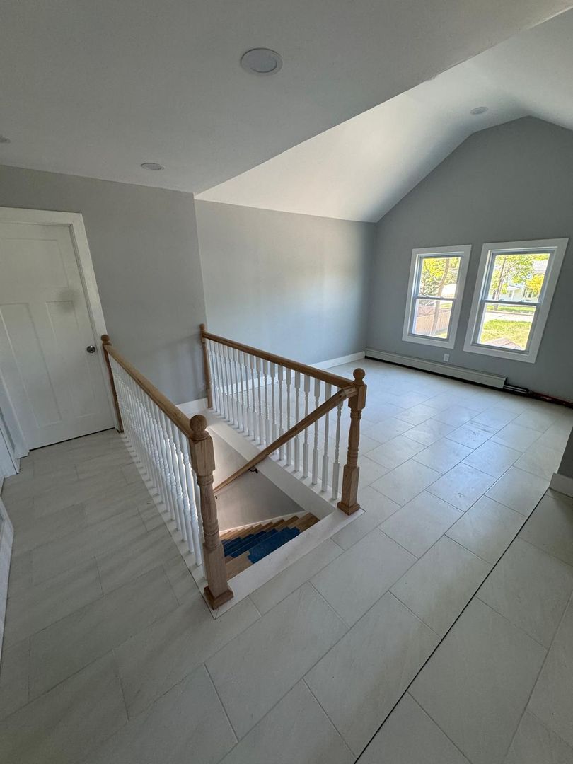 St James Apartment: 41 Hobson Ave