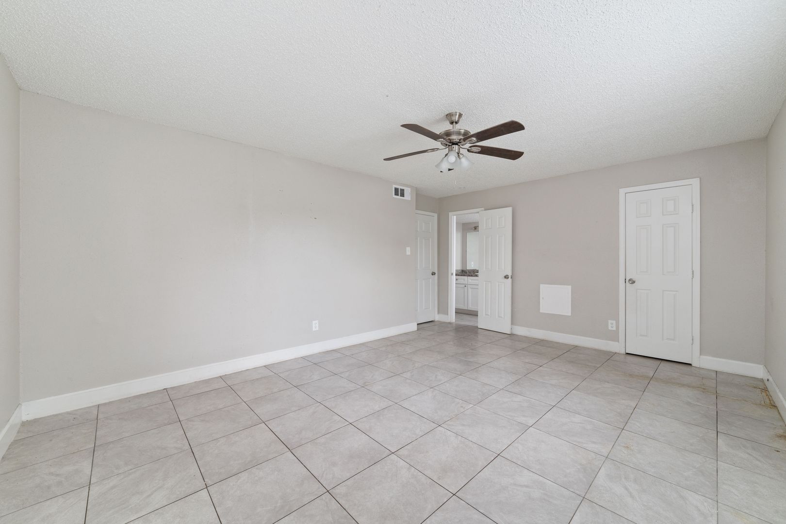 Houston Apartment: 8100 Leonora St