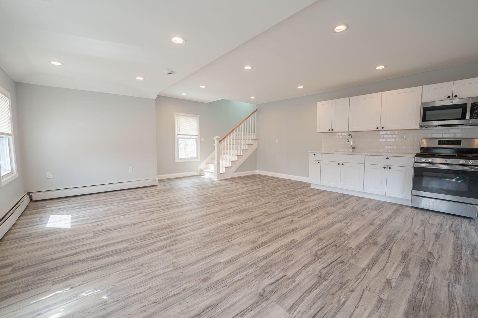 East Patchogue Apartment: 12 Union Ave