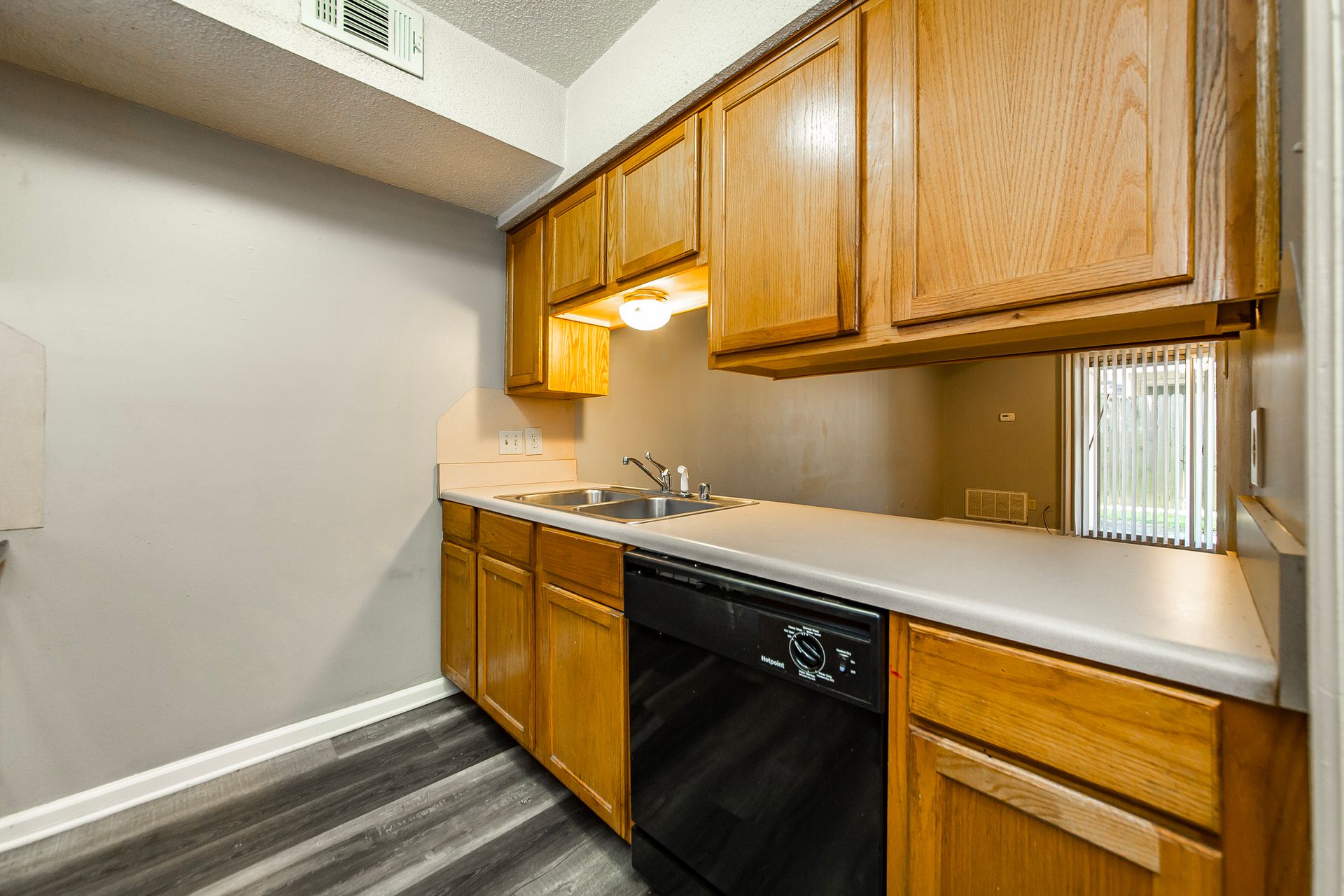 Crestview Apartments 7 of 12