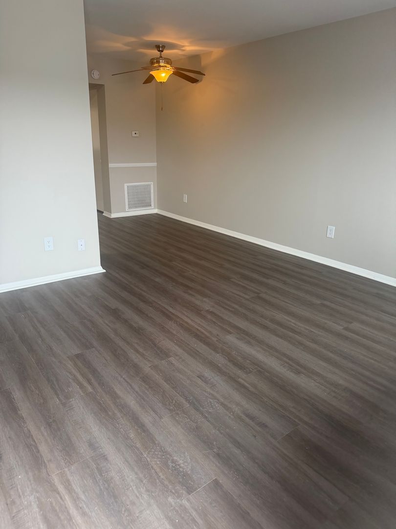 Fort Wayne Apartment: 1004 Fayette Drive