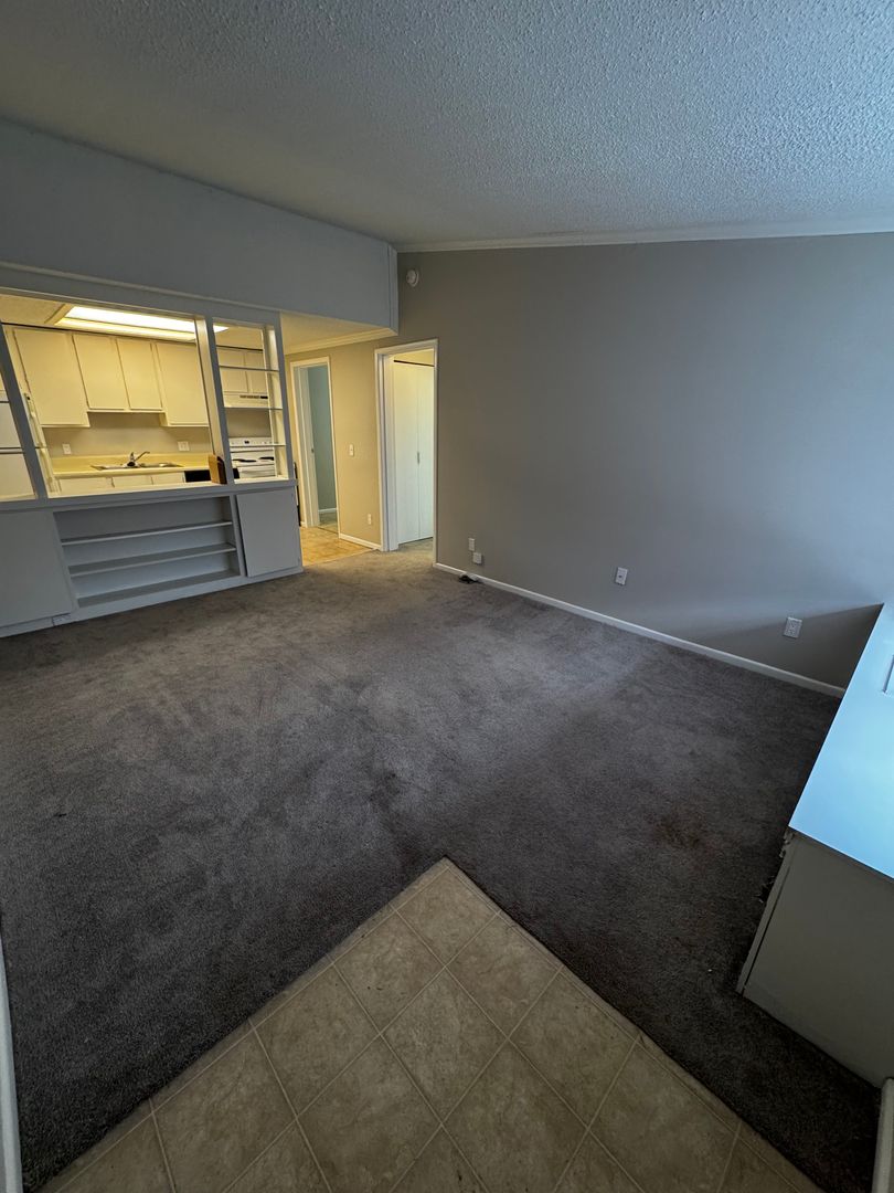 Fort Wayne Apartment: 6037 Ullyot Drive