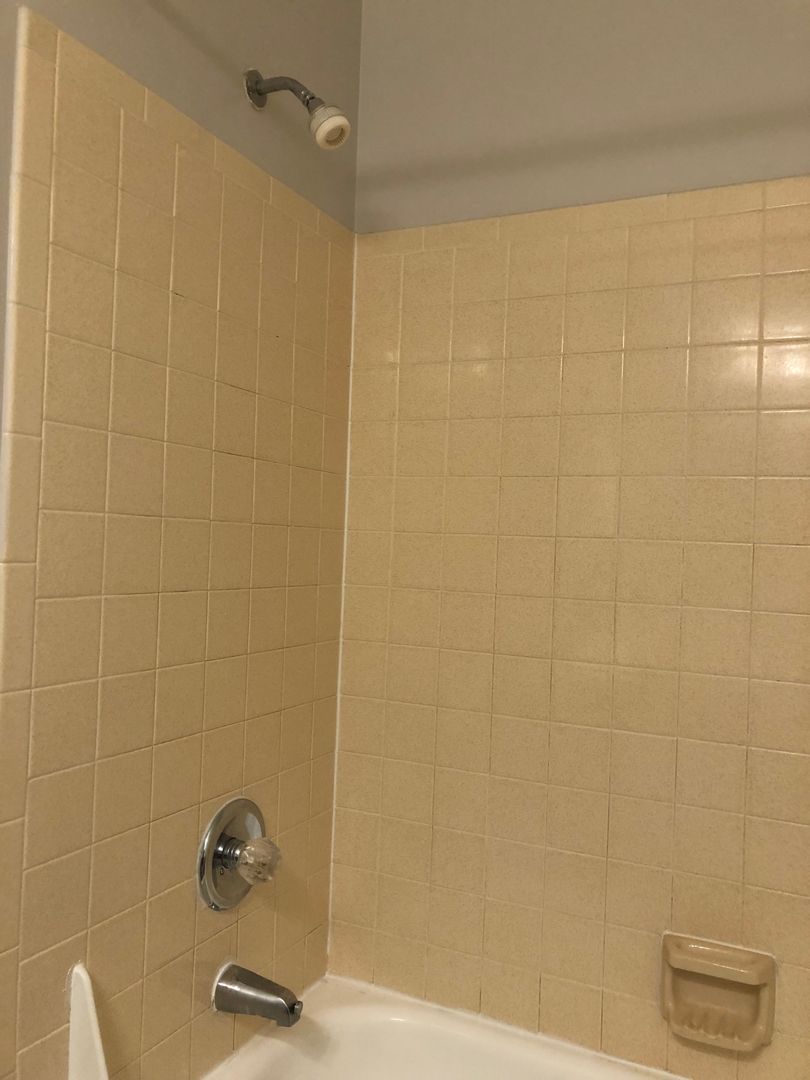 Fort Wayne Apartment: 5810 Meadows Dr.