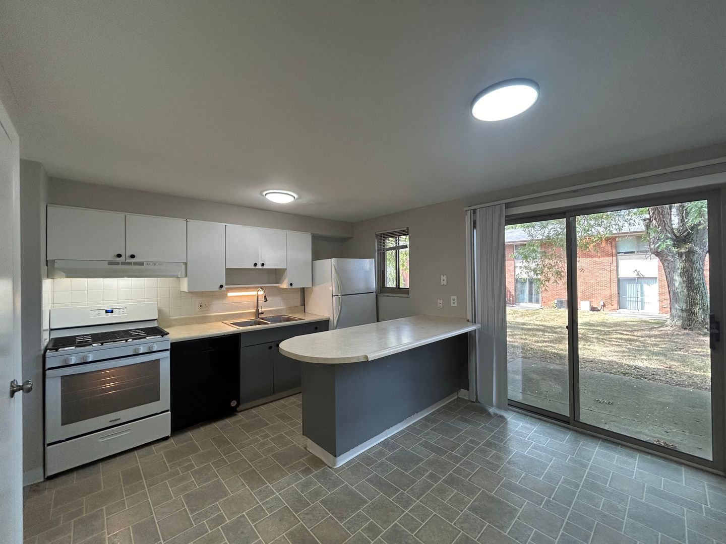 Fort Wayne Townhome: 522 Pinegrove Ln