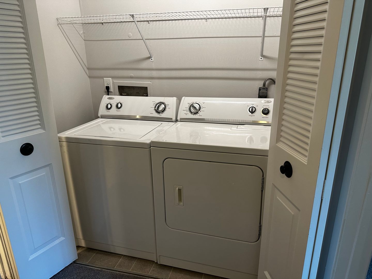 Fort Wayne Apartment: 5810 Meadows Dr.