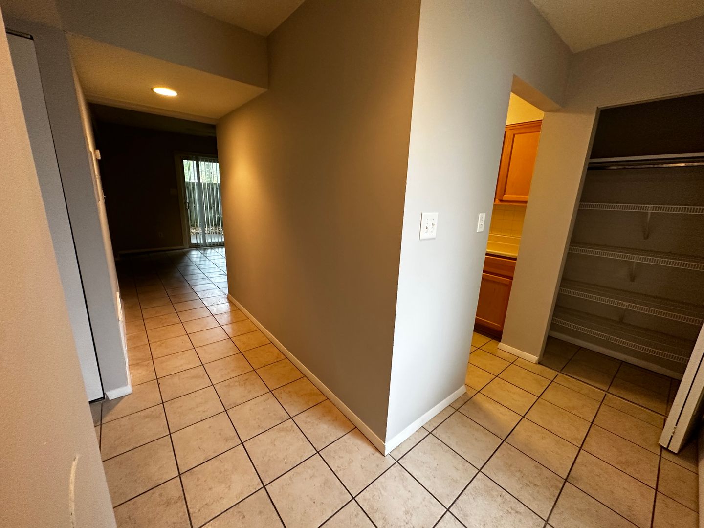 Fort Wayne Apartment: 5810 Meadows Dr.