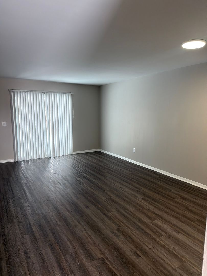 Fort Wayne Apartment: 1004 Fayette Drive