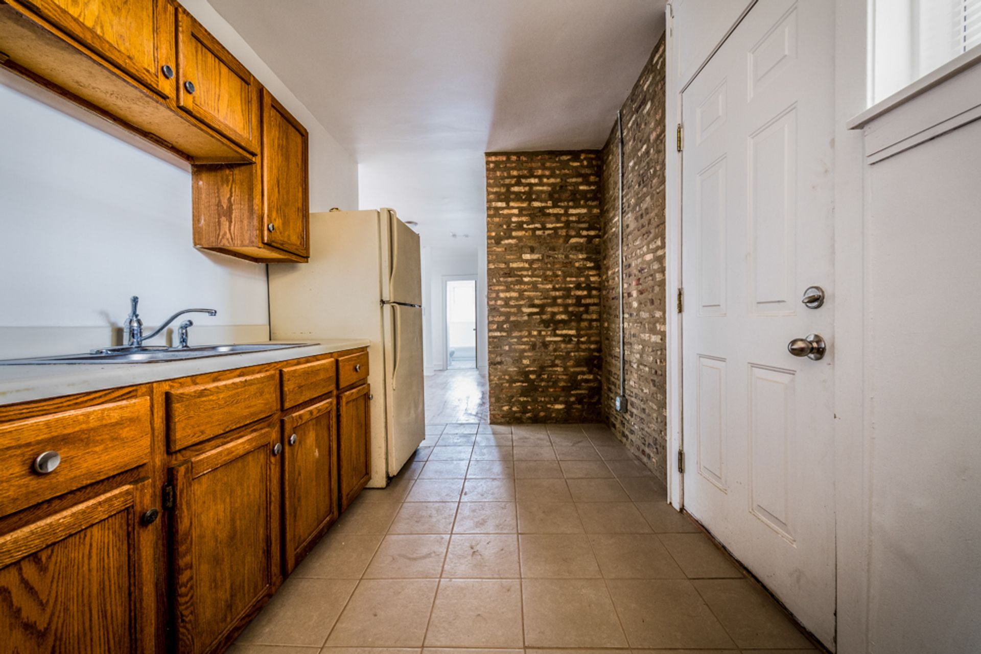 Chicago Apartment: 8101 S Justine