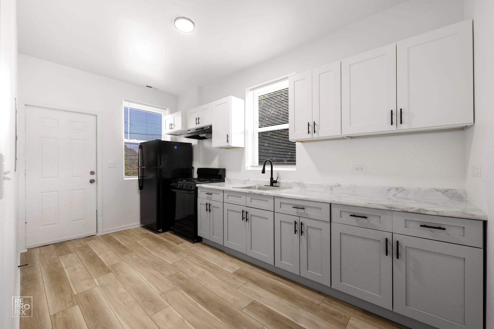 Chicago Apartment: 5718 S Wabash