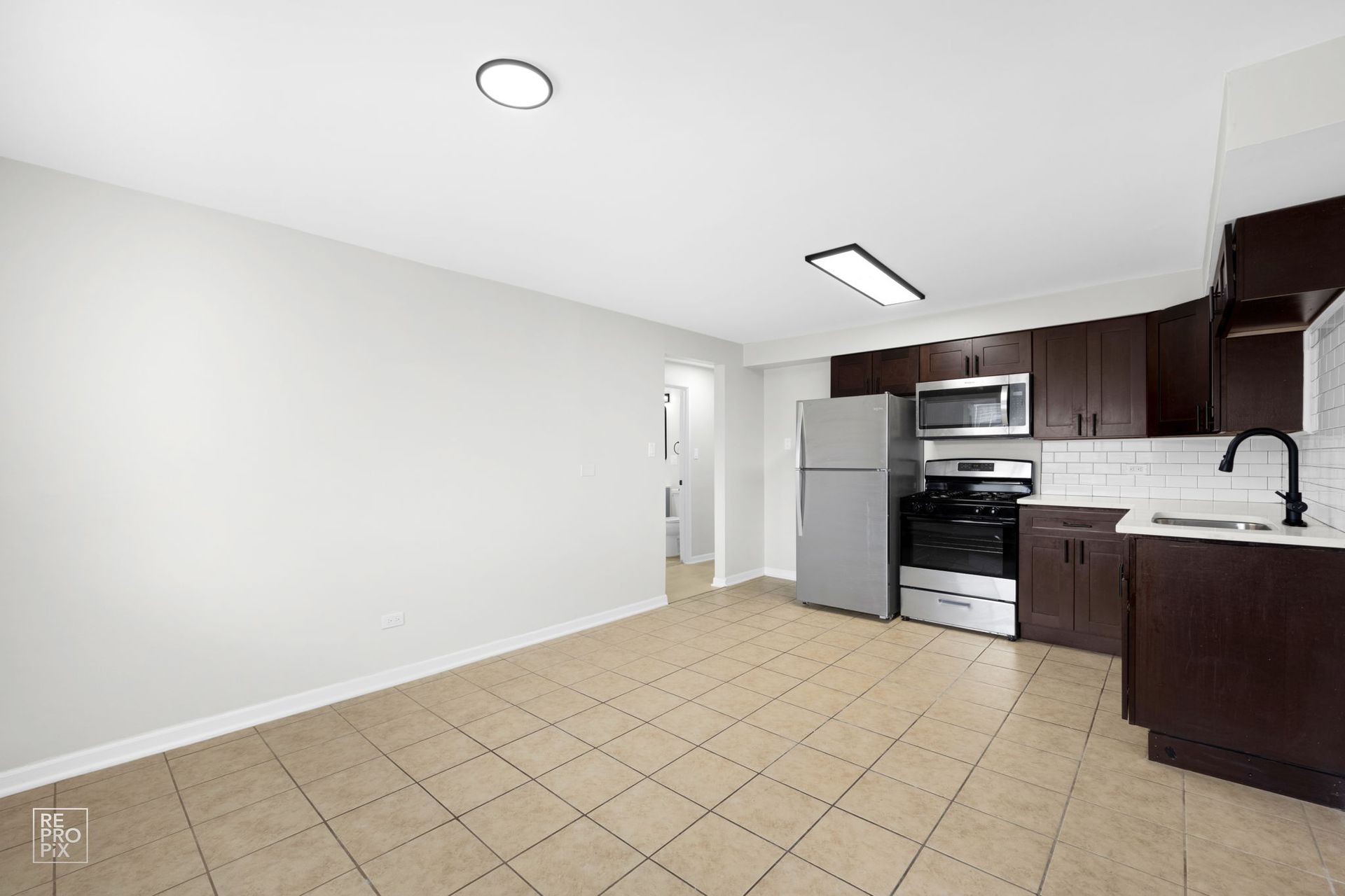 Chicago Apartment: 6921-25 S Cornell Ave