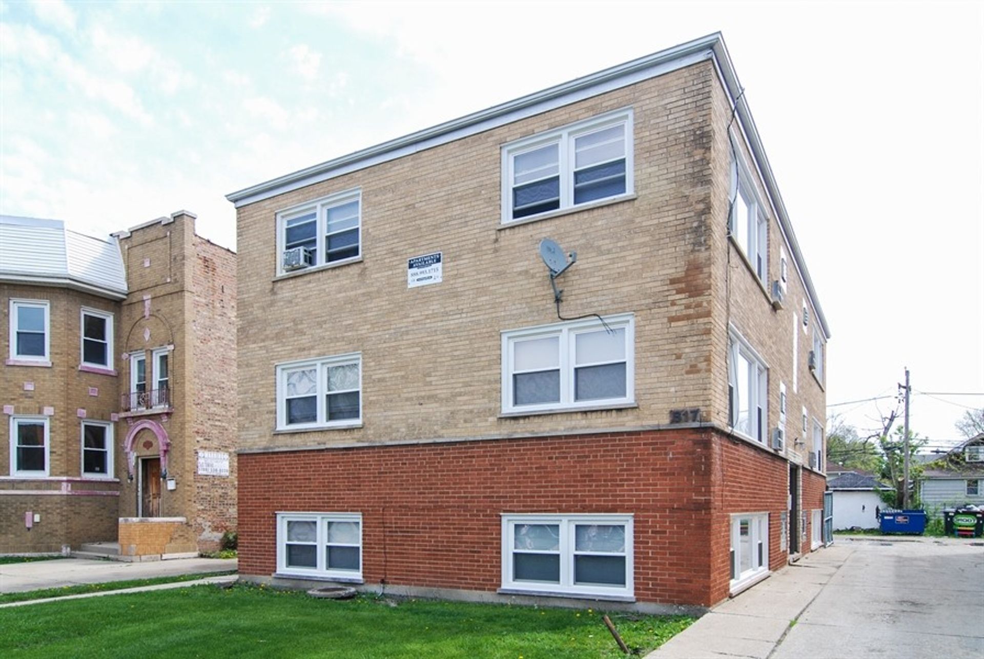 Maywood Apartment: 817 S 19th Ave