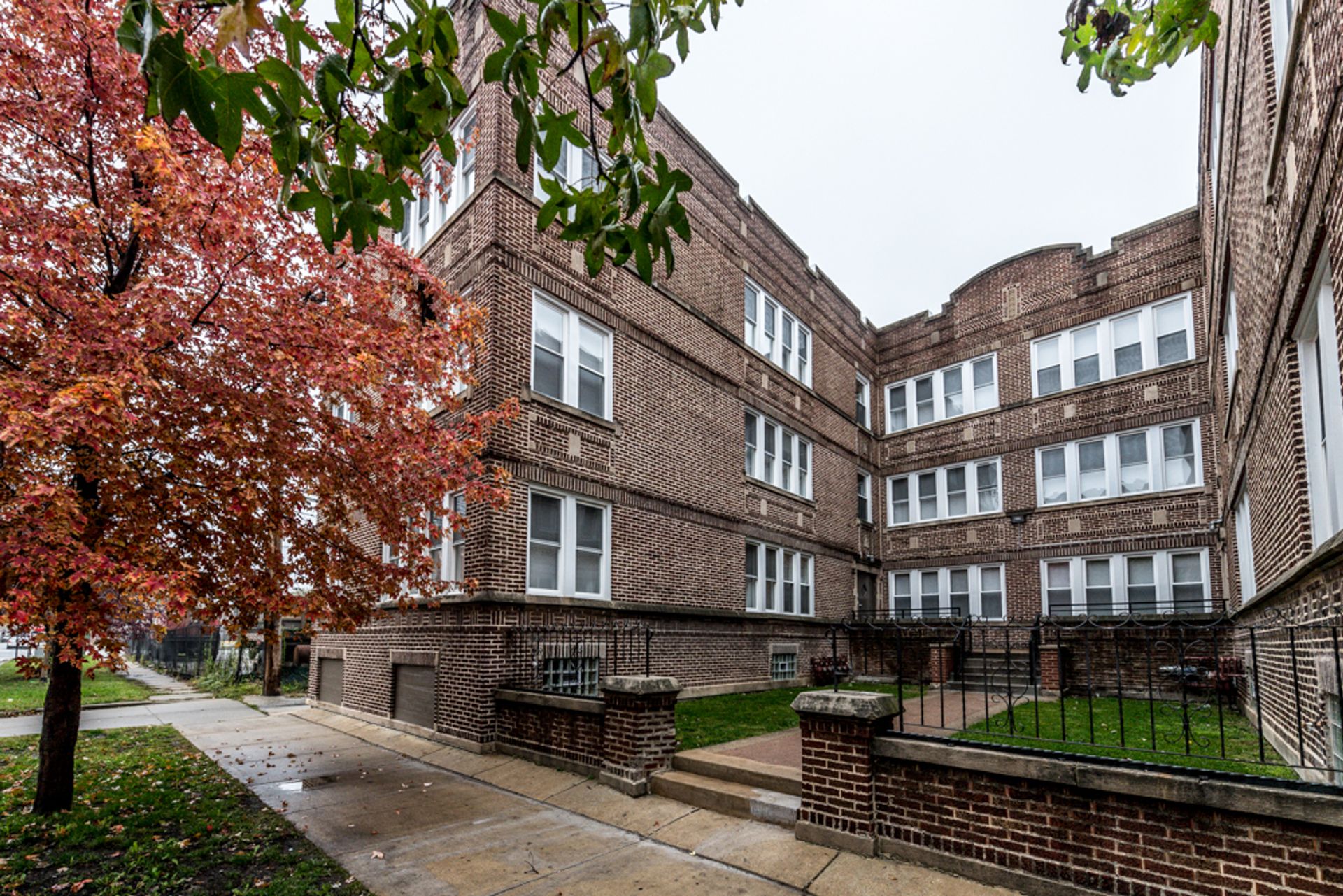 Chicago Apartment: 1516 W 78th Street