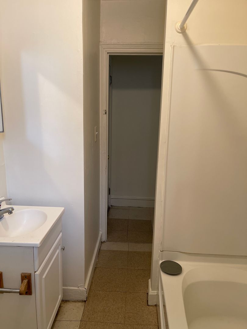 Wilmington Apartment: 818 N West St,