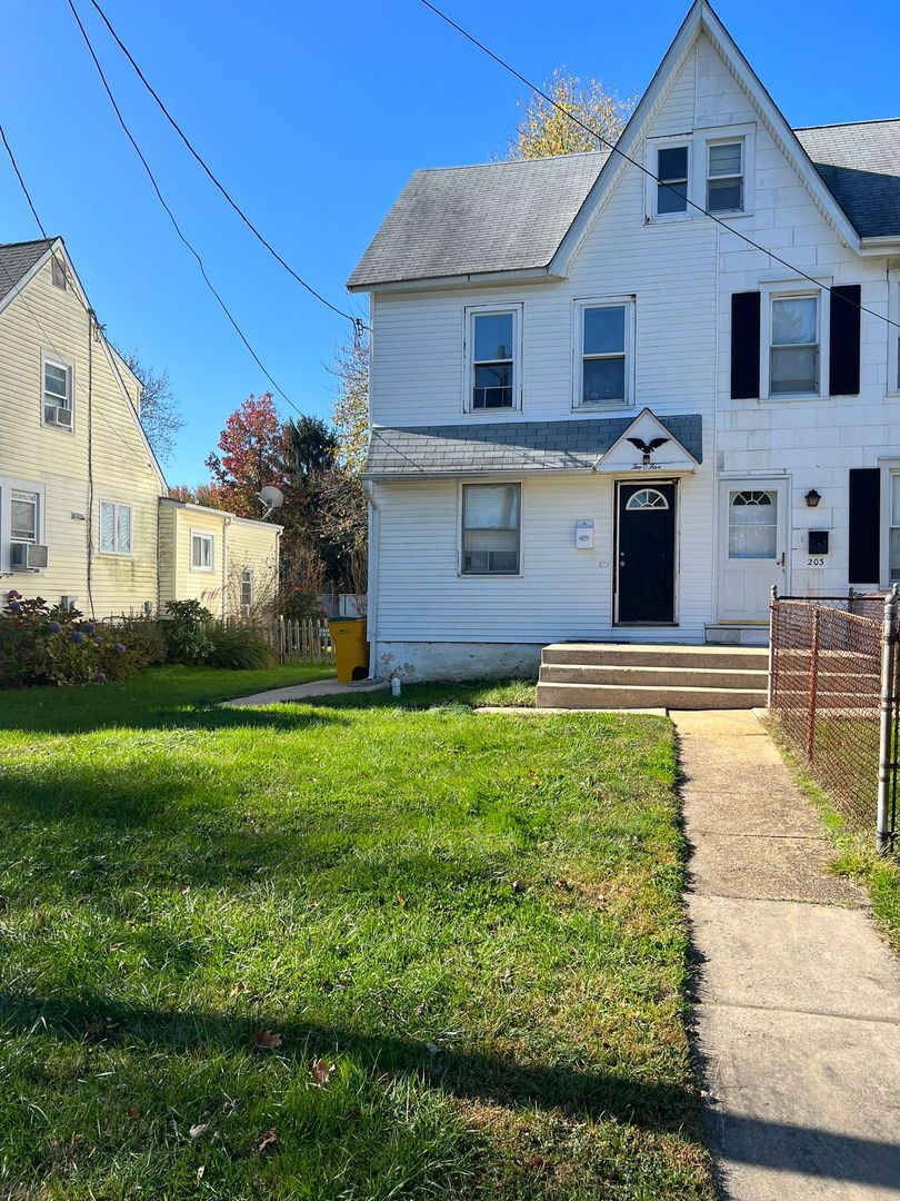 Wilmington House: 205 Western Ave